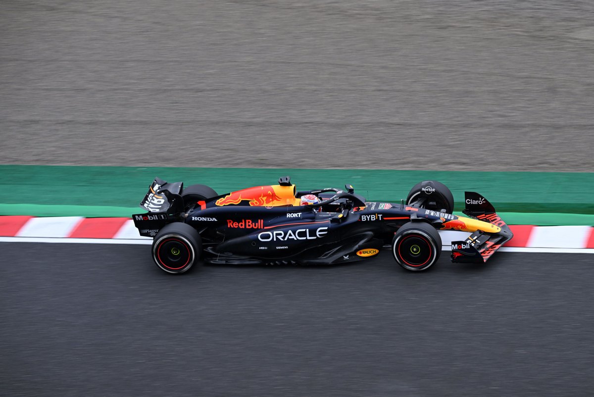 初の春開催、F1日本GPが開幕！ レッドブルが盤石ワンツーでFP1を