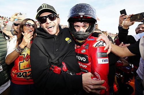 Rossi: "Ha sido duro, ¡bien hecho Pecco!"