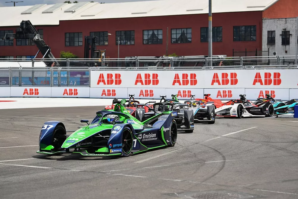 Nick Cassidy, Envision Racing, Audi e-tron FE07, Lucas di Grassi, Venturi Racing, Silver Arrow 02, Sebastien Buemi, Nissan e.Dams, Nissan IM03, the rest of the field