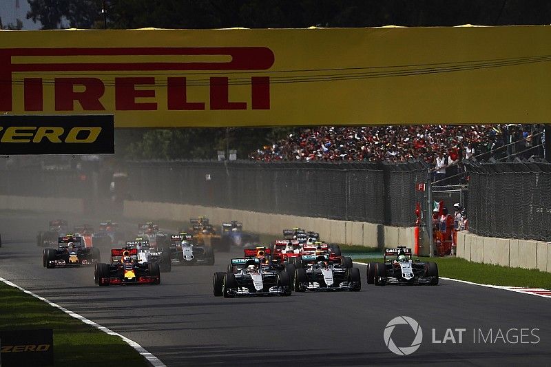 Lewis Hamilton, Mercedes F1 W07 Hybrid, Nico Rosberg, Mercedes F1 W07 Hybrid, Nico Hulkenberg, Force