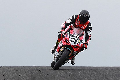 Troy Bayliss continua a stupire: strepitosa vittoria a Phillip Island nella ASBK!