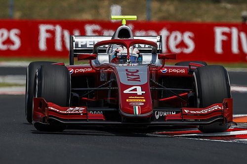 De Vries vence a Norris en una carrera con lluvia