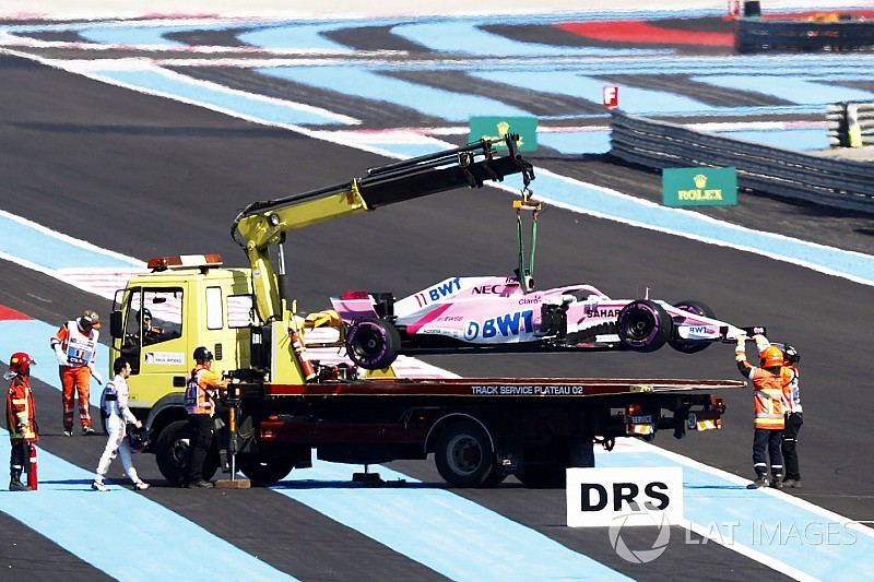 Force India escapa con una fuerte multa del problema de Pérez con la rueda