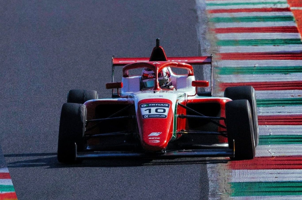 Alp Aksoy'dan F4 İtalya Imola'da Başarılı Hafta Sonu Girişi