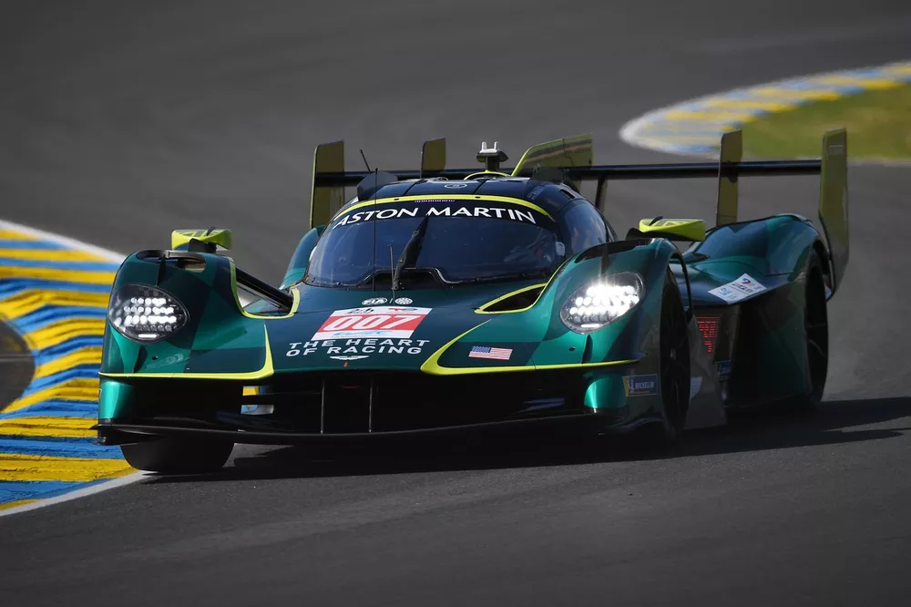 N.&ordm; 007 Aston Martin Thor Equipo Aston Martin Valkyrie: Harry Tincknell, Tom Gamble, Ross Gunn