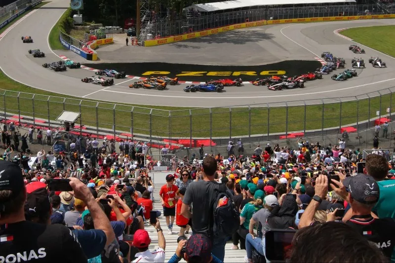 Lewis Hamilton, Mercedes F1 W14, Max Verstappen, Red Bull Racing RB19, Fernando Alonso, Aston Martin AMR23