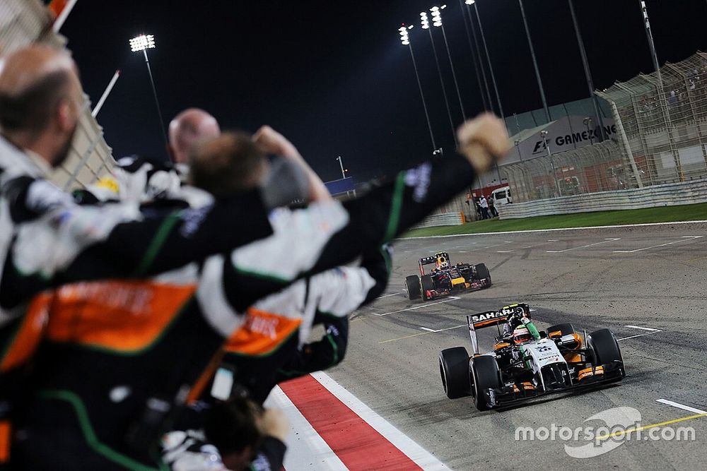 Tercer lugar de Sergio Pérez, Sahara Force India F1 VJM07 celebra como le pasa a su equipo