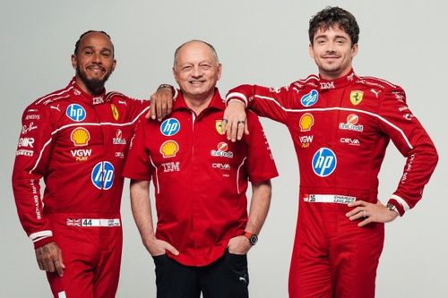 Leclerc sobre Hamilton en Ferrari: Lewis llega "en el momento adecuado"