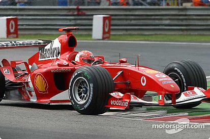 Vettel lemásolta Schumacher hibáját Monzában: ugyanaz történt, csak Michael második lett