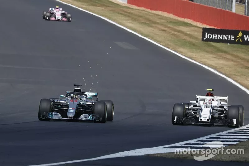 Lewis Hamilton, Mercedes-AMG F1 W09, Charles Leclerc, Sauber C37