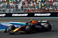 Por qu&eacute; Hamilton no pudo con Checo P&eacute;rez pese a ser "m&aacute;s veloz" en Miami