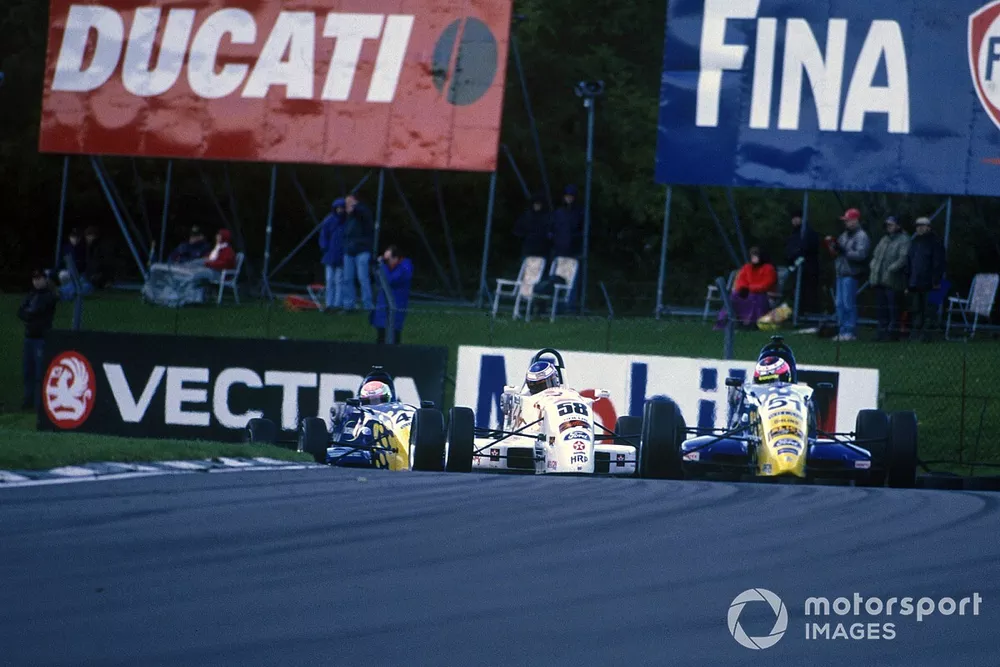 Marcos Ambrose, Duckhams Racing, Van Diemen RF98 leads Jenson Button, Haywood Racing, Mygale SJ98, Dan Wheldon, Duckhams Racing with Van Diemen, Van Diemen RF98