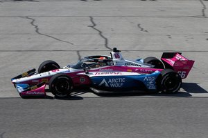 확인 된 Malukas Move에서 IndyCar가 어리석은 계절 인 곳이 있습니다.
