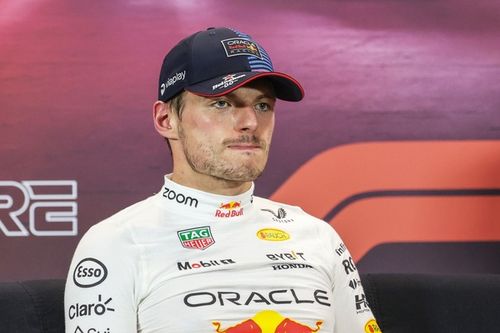Verstappen repensa permanência na F1 após punição "boba" por palavrões