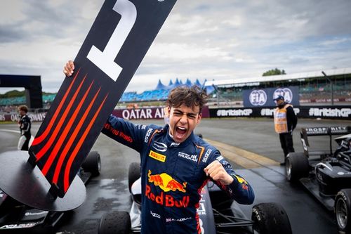 Los jóvenes pilotos que luchan por los últimos asientos disponibles en la F1