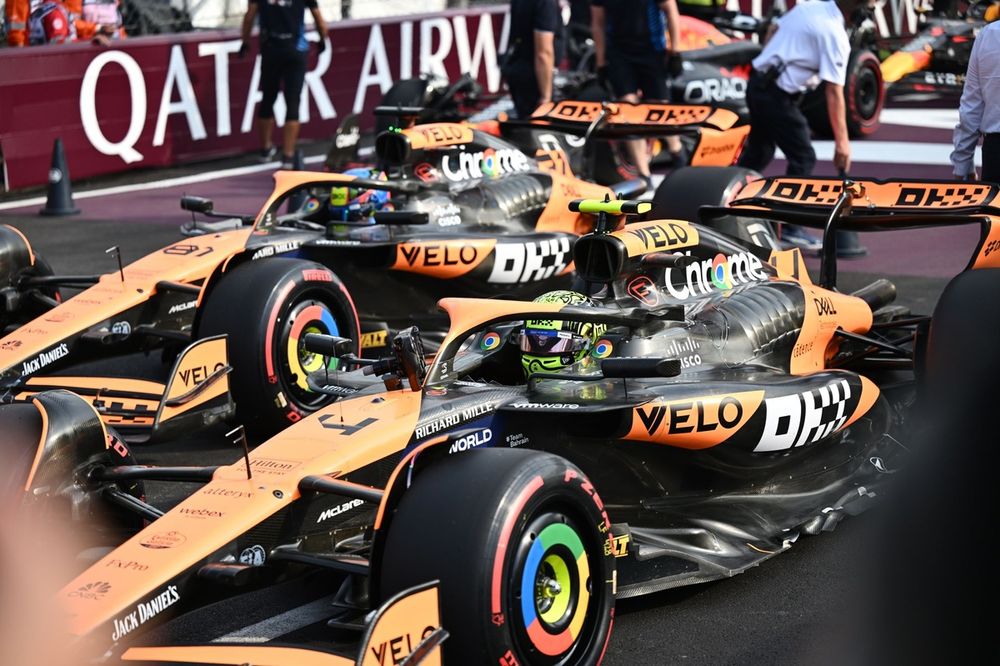 Lando Norris, McLaren MCL38, Oscar Piastri, McLaren MCL38