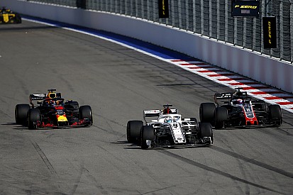 Ricciardo vissza akarja nézni az első kört, nem tudja, min ment el a futama