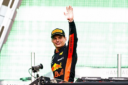 Verstappen no se obsesiona con ser el piloto más joven con una pole position
