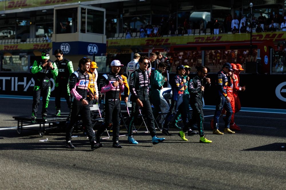 The drivers pose for an end of year group photo. Back row, L-R: Valtteri Bottas, Stake F1 Team KICK Sauber, Zhou Guanyu, Stake F1 Team KICK Sauber, Yuki Tsunoda, Visa Cash App RB F1 Team, Liam Lawson, Visa Cash App RB F1 Team, Kevin Magnussen, Haas F1 Team and Nico Hulkenberg, Haas F1 Team. Middle row: Jack Doohan, Alpine F1 Team, Pierre Gasly, Alpine F1 Team, Oscar Piastri, McLaren F1 Team, Lando Norris, McLaren F1 Team, Lance Stroll, Aston Martin F1 Team, Fernando Alonso, Aston Martin AMR24, Alex Albon, Williams Racing, and Franco Colapinto, Williams Racing. Front row: George Russell, Mercedes-AMG F1 Team, Sir Lewis Hamilton, Mercedes-AMG F1 Team, Sergio Perez, Red Bull Racing, Max Verstappen, Red Bull Racing, Charles Leclerc, Scuderia Ferrari and Carlos Sainz, Scuderia Ferrari