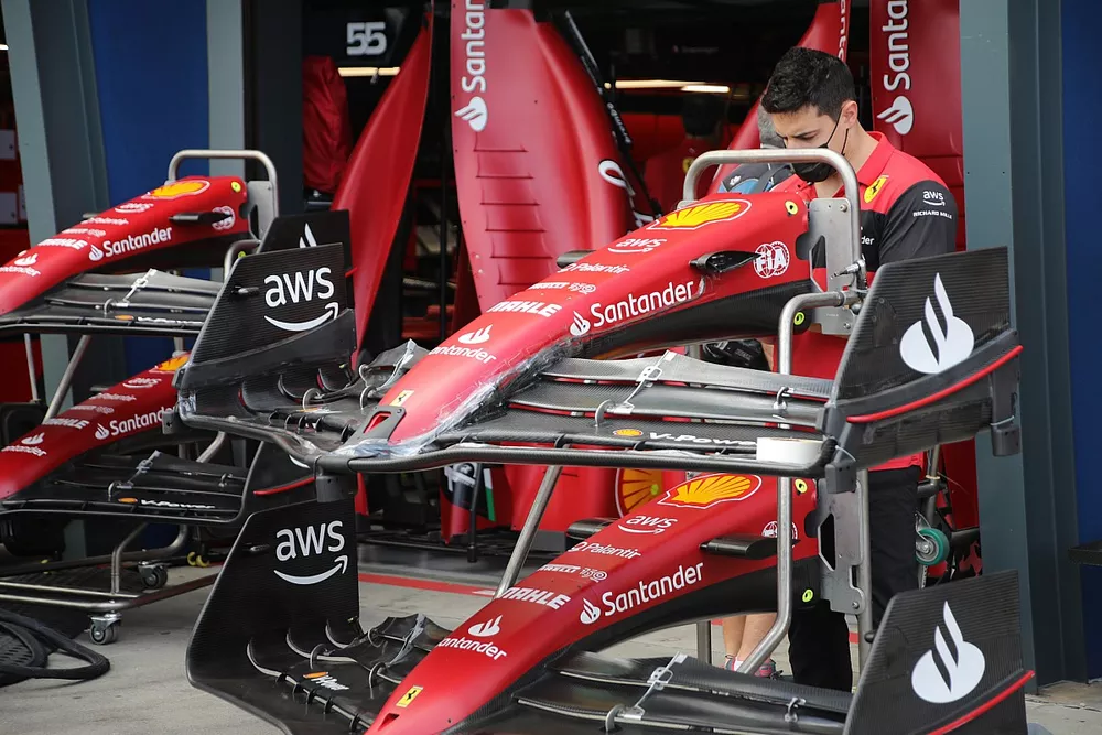 Aler&oacute;n delantero del Ferrari F1-75