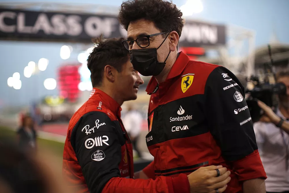 Mattia Binotto, director de Ferrari, Charles Leclerc, Ferrari