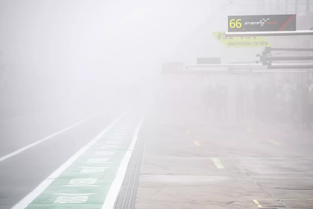 Fog at the pitlane