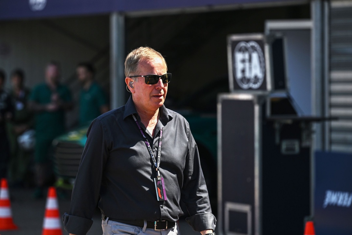 Martin Brundle apologises to Lewis Capaldi after 