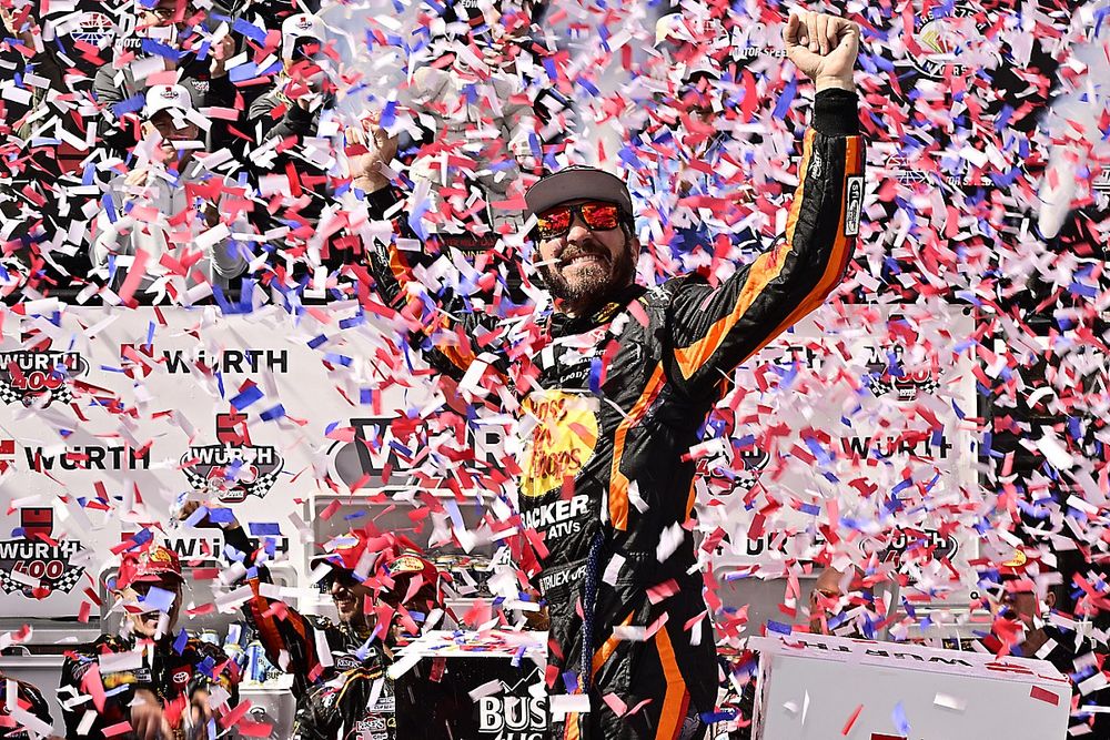 Race winner Martin Truex, Jr, Joe Gibbs Racing, Toyota Camry