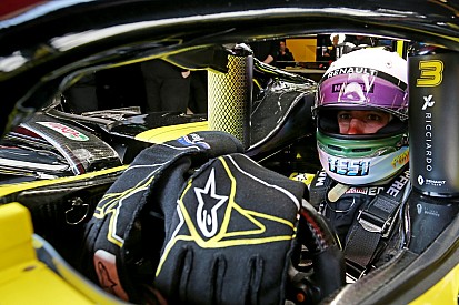 Ricciardo janjikan desain helm unik