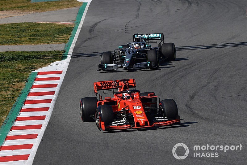 Hamilton: Ferrari, Mercedes’in yarım saniye önünde olabilir