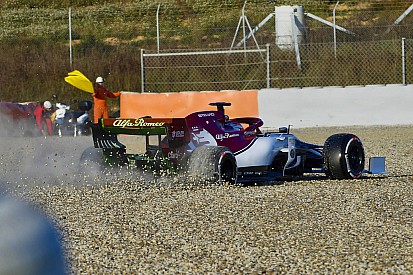 Photos - La sortie de piste de Räikkönen à Barcelone