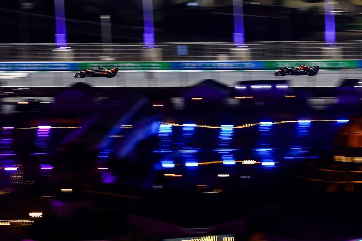https://cdn-4.motorsport.com/images/amp/Y99kL1GY/s6/lando-norris-mclaren-yuki-tsun-2.jpg