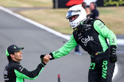 VÍDEO F1 - Bortoleto parabeniza Hulkenberg pelo rádio: "Você é uma lenda"