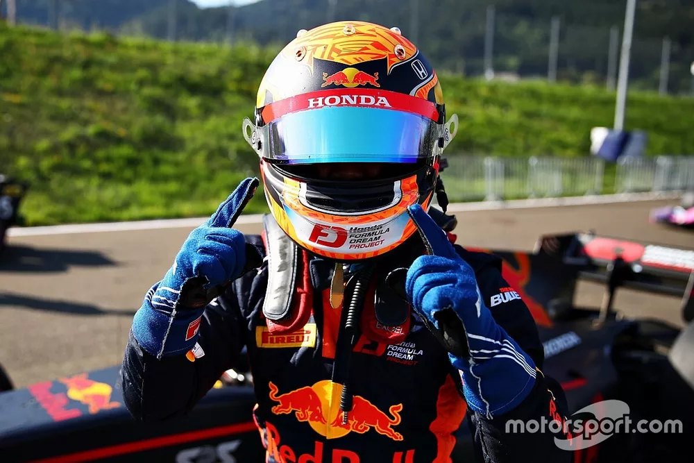 Polesitter Yuki Tsunoda,  Carlin