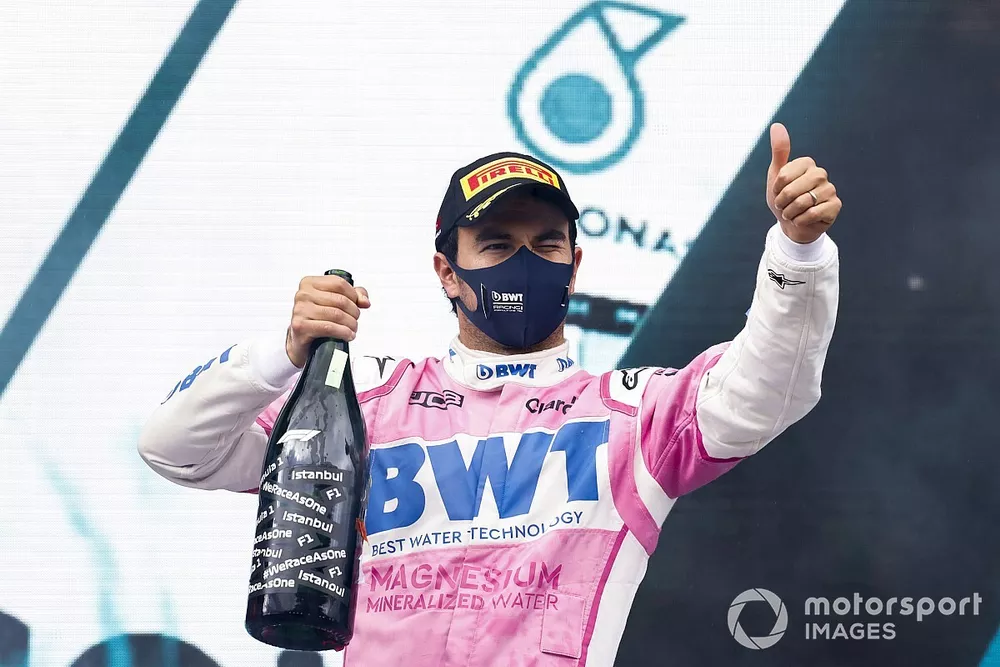 Podio: segundo lugar Sergio P&eacute;rez, Racing Point