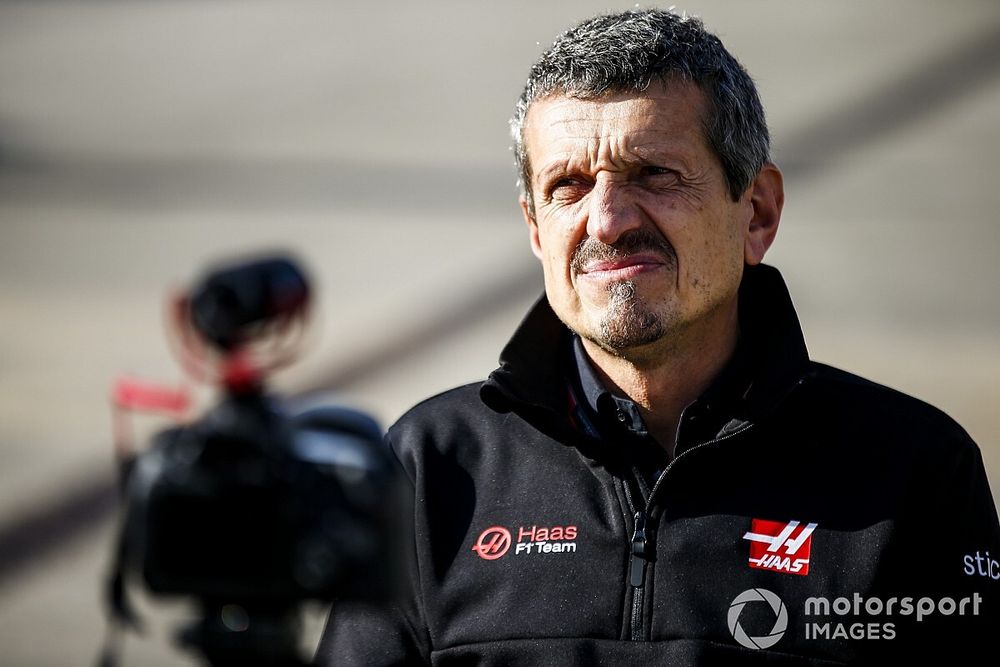 Guenther Steiner, director de Haas F1, ante los medios