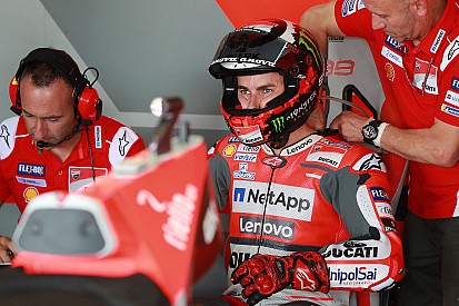 Lorenzo s'agace de qualifications en mode "Tour de France"