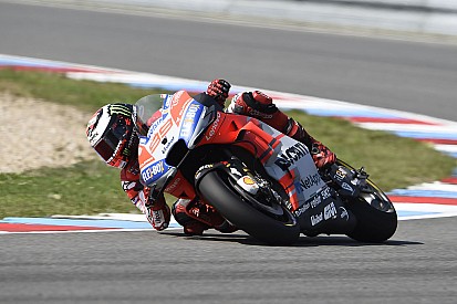 Test Brno, Ore 12: Lorenzo detta il ritmo, Vinales non gira per una spalla dolorante