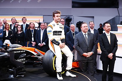 Alonso neemt na zomerstop beslissing over toekomst in F1