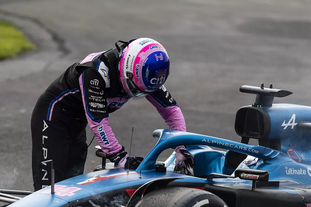  Fernando Alonso, Alpine F1 Team, tras abandonar el GP de M&eacute;xico 2022
