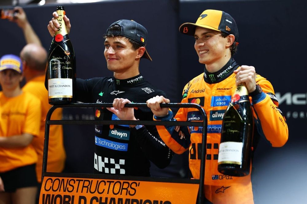 Lando Norris, McLaren, Oscar Piastri, McLaren