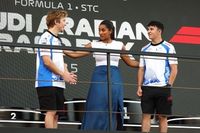 Hadjar asegura que Lawson "claramente me empuja" como hac&iacute;a Tsunoda