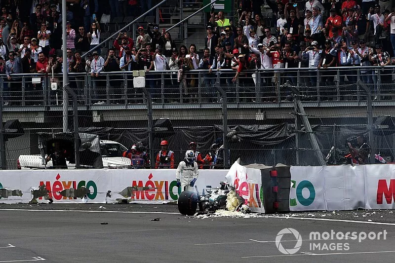 La sortie de piste de Valtteri Bottas, Mercedes