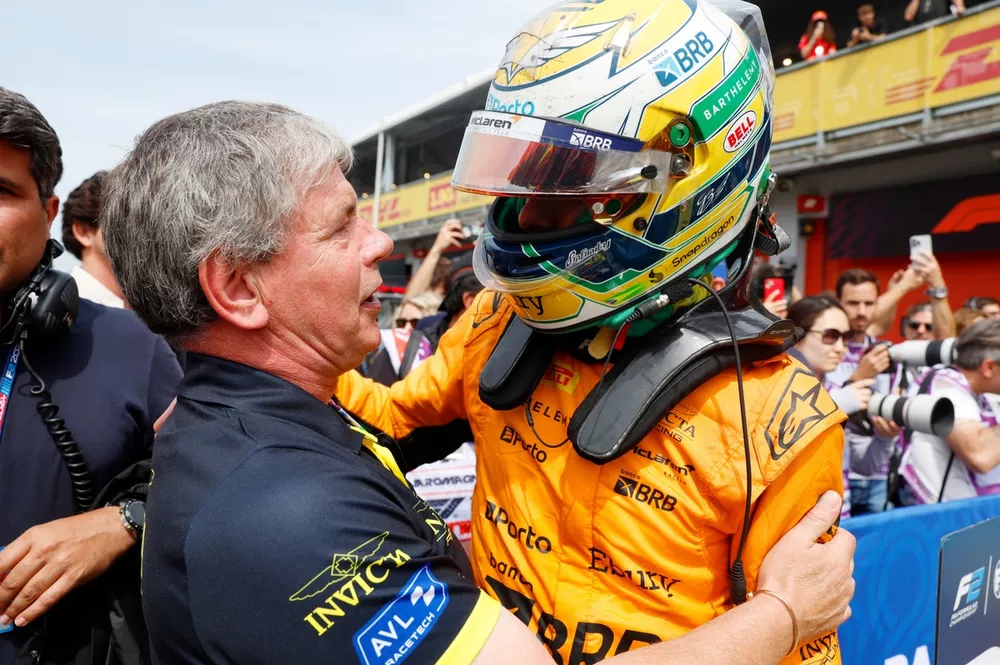 Gabriel Bortoleto (BRA, Invicta Racing), 2nd position, in Parc Ferme