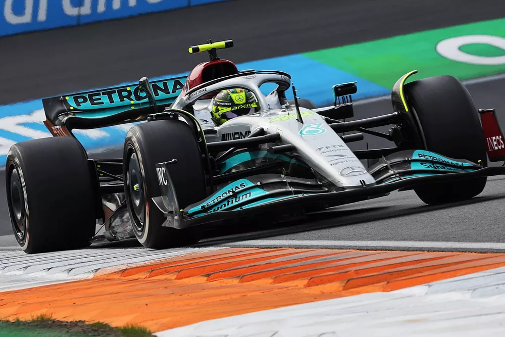 Lewis Hamilton, Mercedes W13