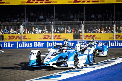 BMW da libertad para competir a sus dos pilotos pese al choque de Marrakech