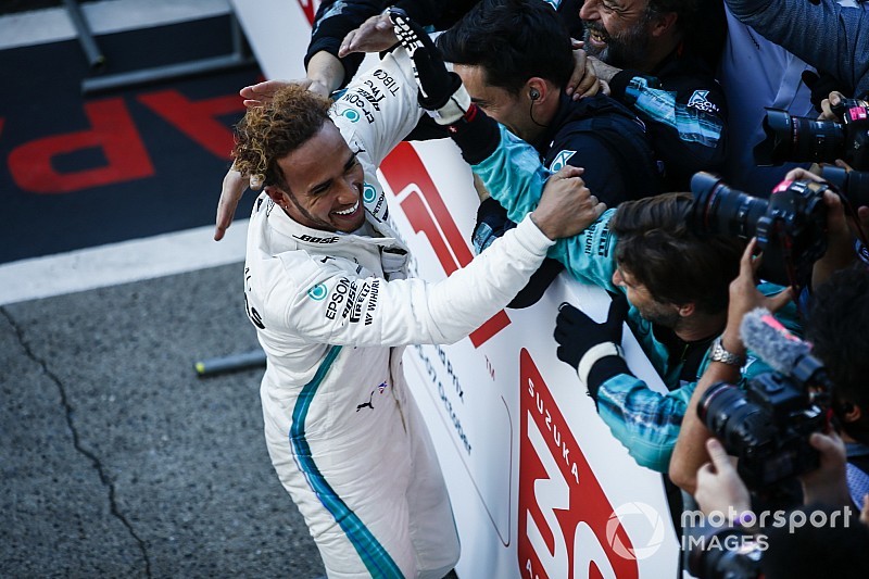 Hamilton domina en Japón y Ferrari se topa con Verstappen