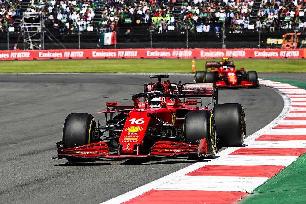 Charles Leclerc, Ferrari SF21, Carlos Sainz Jr., Ferrari SF21