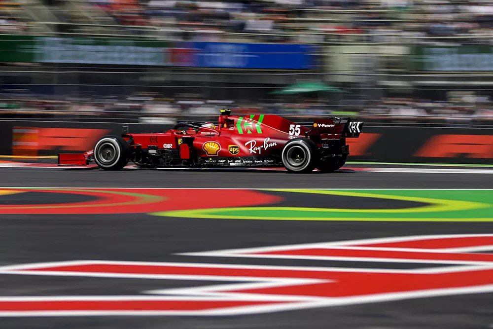 Carlos Sainz Jr, Ferrari SF21