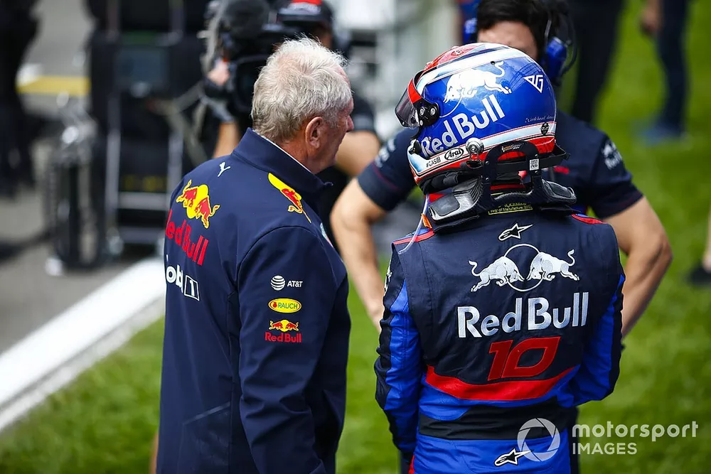 Helmut Marko, Consultant, Red Bull Racing, and Pierre Gasly, Toro Rosso, on the grid